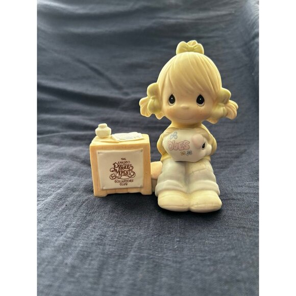 Precious Moments - Girl with piggy bank - 1983 - Counting My Blessings - Picture 1 of 4